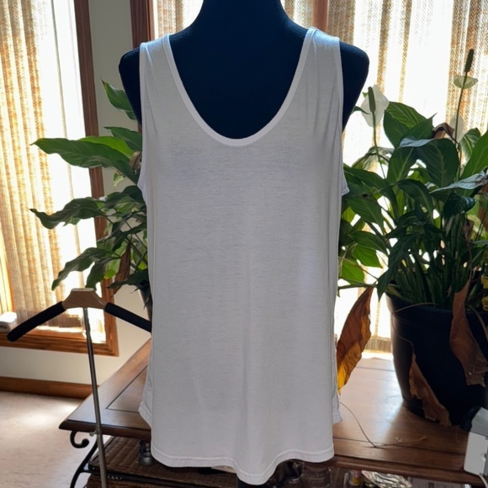 Classic White Sleeveless Tank Top